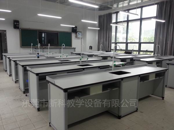 <a href='http://www.jinfengmiye.com/chanpin/53-1.html' target='1' style='font-size:18px; font-weight:bold; color:#000000;'>科學(xué)實(shí)驗(yàn)室</a>設(shè)備