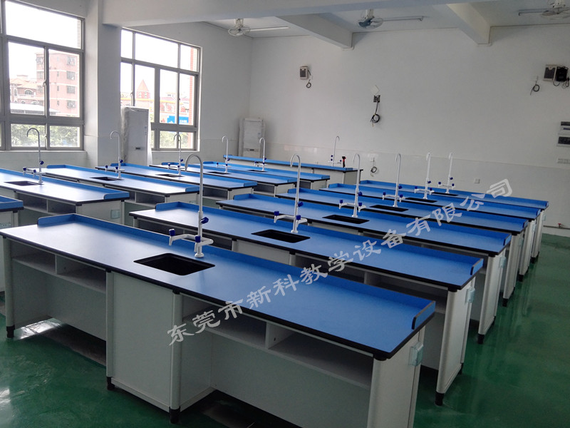 <a href='http://www.jinfengmiye.com/chanpin/53-1.html' target='1' style='font-size:18px; font-weight:bold; color:#000000;'>科學(xué)實(shí)驗(yàn)室</a>