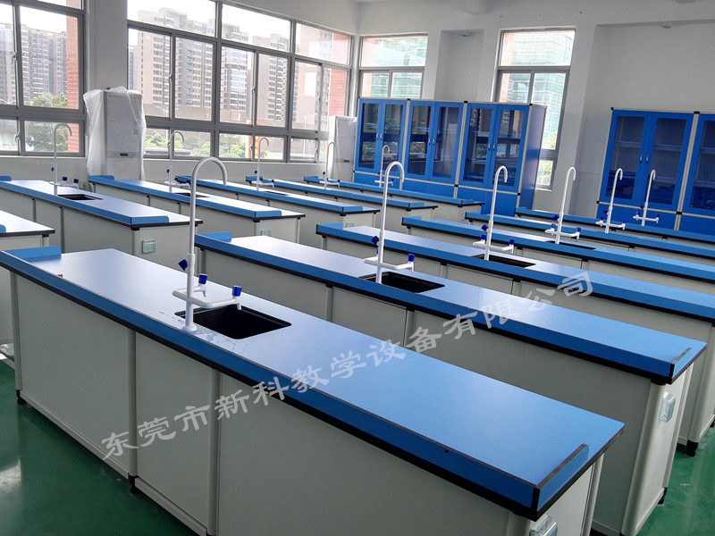 <a href='http://www.jinfengmiye.com/chanpin/53-1.html' target='1' style='font-size:18px; font-weight:bold; color:#000000;'>科學(xué)實(shí)驗(yàn)室</a>廠家