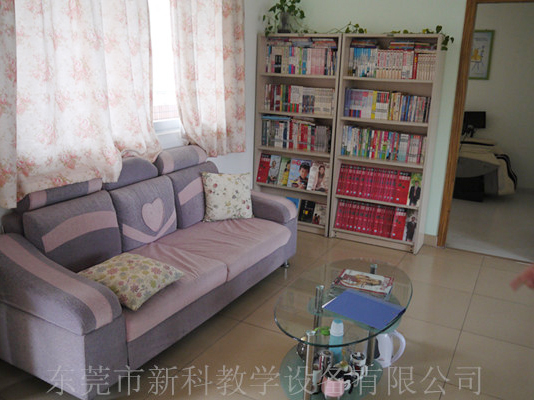 學(xué)校<a href='http://www.jinfengmiye.com' target='1' style='font-size:14px; font-weight:bold; color:#0080ff;'>心理咨詢室</a>