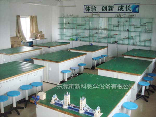 <a href='http://www.jinfengmiye.com/chanpinyiji/37-1.html' target='1' style='font-size:18px; font-weight:bold; color:#ff0000;'>通用技術(shù)實(shí)驗(yàn)室設(shè)備</a>