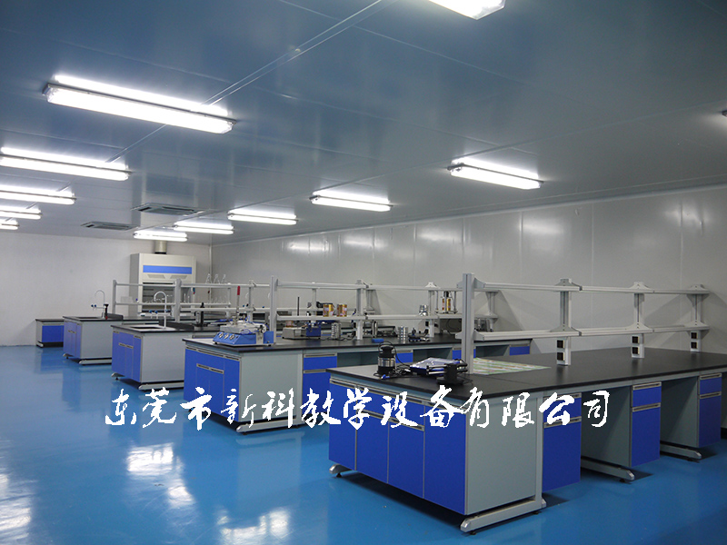 <a href='http://www.jinfengmiye.com/products/63-1.html' target='1' style='font-size:18px; font-weight:bold; color:#000000;'>中央實(shí)驗(yàn)臺(tái)</a>案例
